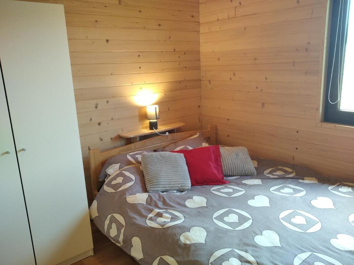 Domki I Apartamenty Nad Jeziorem Solinskim Z Basenem I Widokiem Na Gory Wolkowyja Exterior foto