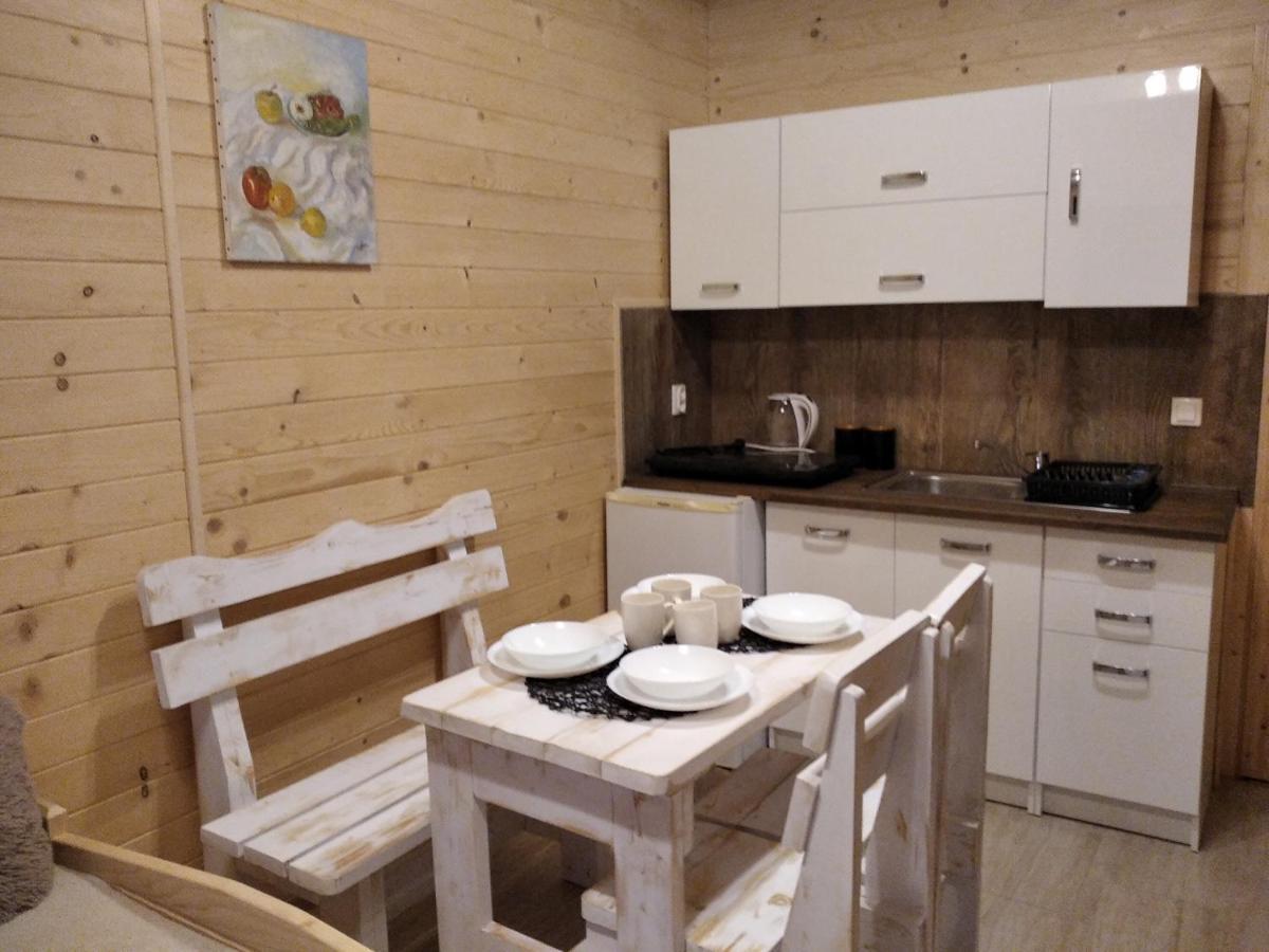 Domki I Apartamenty Nad Jeziorem Solinskim Z Basenem I Widokiem Na Gory Wolkowyja Exterior foto